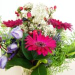 赤のアクセントブーケ